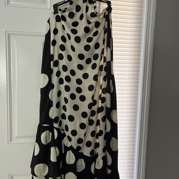 Gorgeous Polka Dots Halter Neck Dress - Picture 3 of 7